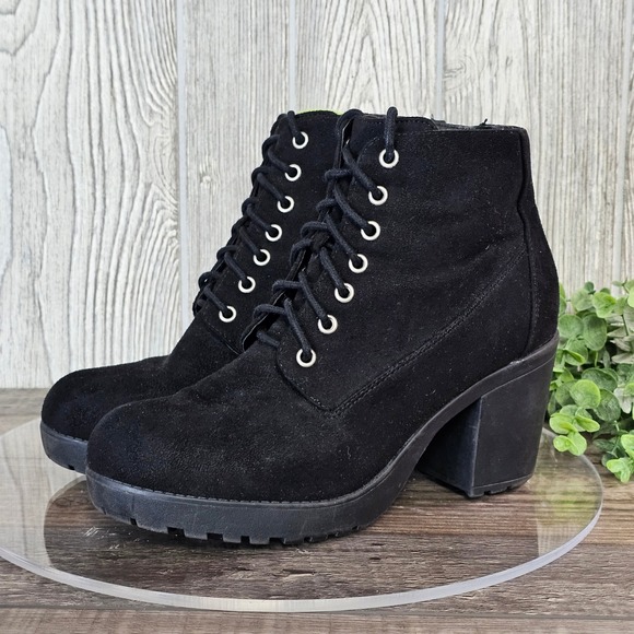 Unr8ed Black Suede Chunky Heel Lace Up Boots Women's 10M Grunge Goth Festival - Picture 1 of 9
